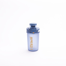 Garrafa de água de 500 ml com copo esportivo de garrafa de palha com tampa e palha de garrafas de PP de plástico colorido